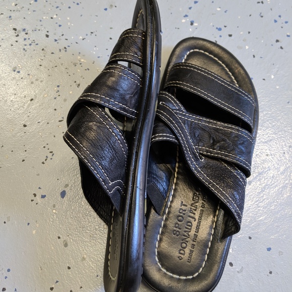 Donald J. Pliner  Leather Sandal - Picture 8 of 8